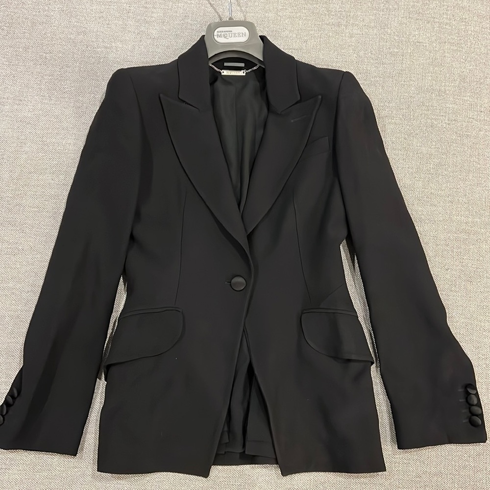 Alexander McQueen Black Wool Crepe Blazer /36/ with slant pockets & silk buttons